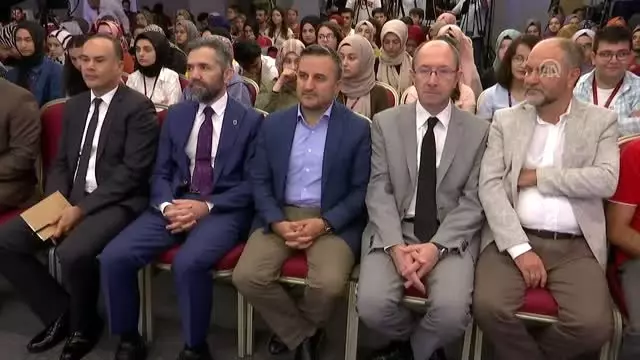 '3. Geleceğim Sosyal Bilimler Zirvesi' - CNN Türk Genel Müdürü Bayraktar