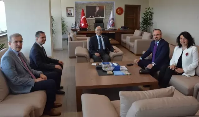 AK Parti'den Rektör Prof. Dr. Sedat Murat'a ziyaret