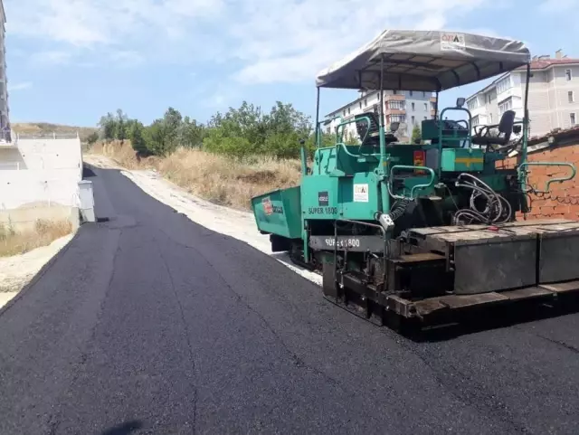 Asfalt çalışmaları devam ediyor