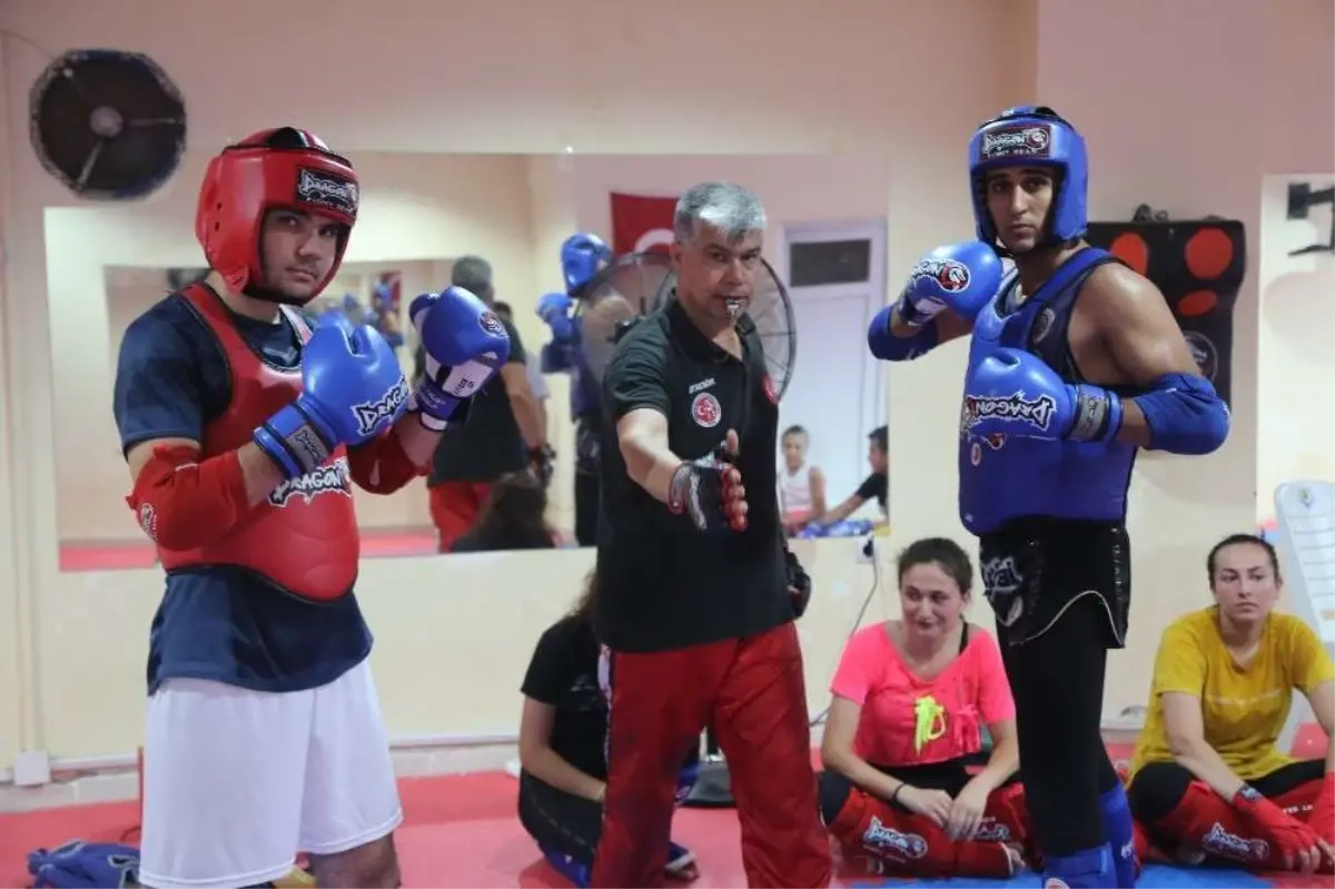 Erdemli Belediyesi'nden Muay Thai eğitimi