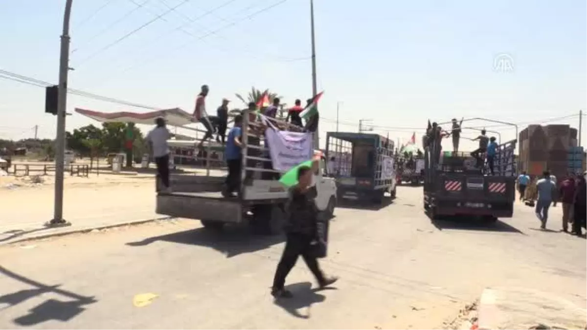 Gazzeli kamyon şoförleri İsrail ablukasını protesto etti