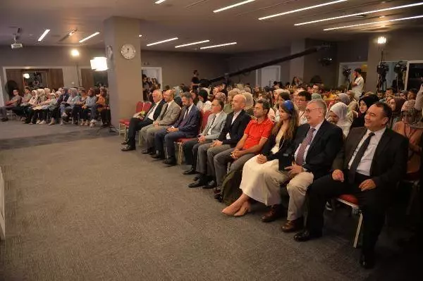 İbn Haldun Üniversitesi'nde '3.Geleceğim Sosyal Bilimler Zirvesi' programı düzenlendi