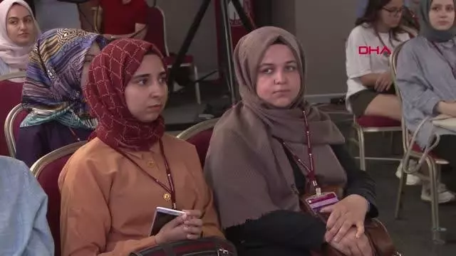 İBN HALDUN ÜNİVERSİTESİ'NDE '3.GELECEĞİM SOSYAL BİLİMLER ZİRVESİ' PROGRAMI DÜZENLENDİ 1
