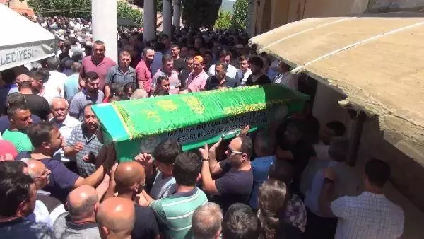 Kayıkları alabora olan 1'i çocuk 2 kişi toprağa verildi