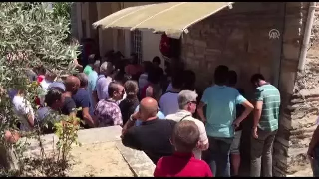 Marmara Gölü'nde boğulan 2 kişi toprağa verildi Marmara Gölü'nde boğulan 2 kişi toprağa verildi