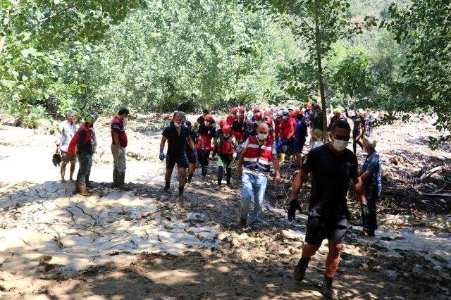 Son Dakika! Düzce'de bir kişinin daha cansız bedenine ulaşıldı