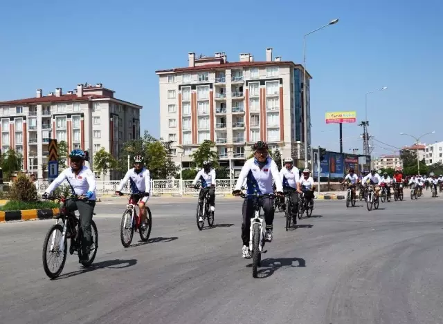 Van Gölü için pedal çevirdiler Van Gölü için pedal çevirdiler