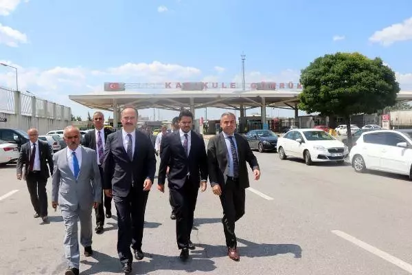 YTB Başkanı Eren, Kapıkule'de gurbetçileri karşıladı