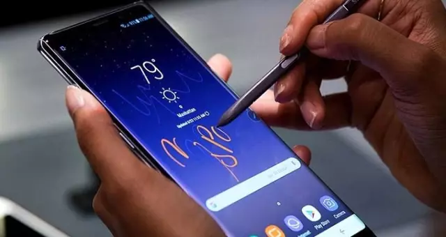 Yurt dışından getirilen telefonları 100 liraya kayıt ediyorlar