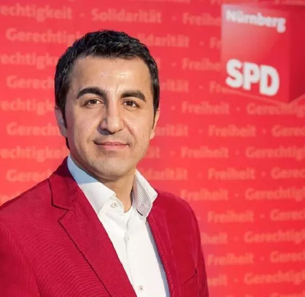 Almanya'daki Türk milletvekili Arif Taşdelen'e 'Bavyera Liyakat Madalyası' Almanya'daki Türk milletvekili Arif Taşdelen'e 'Bavyera Liyakat Madalyası'