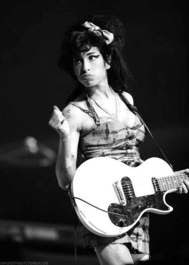 Amy Winehouse kimdir? Ünlü şarkıcının 8. ölümü yıldönümü!