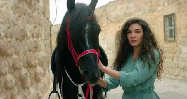 Hercai dizisinin başrolü Ebru Şahin, son görüntüsüyle şaşırttı