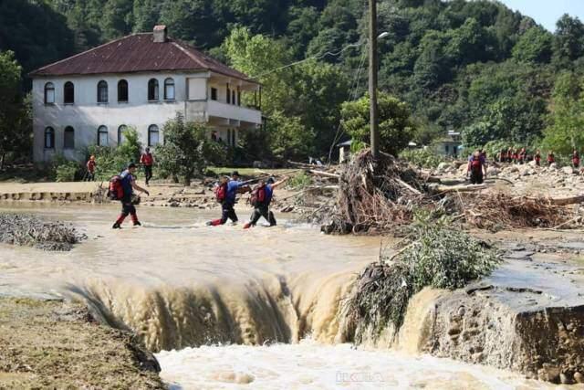 Son Dakika! Düzce'deki selde 2 kişinin daha cansız bedenine ulaşıldı