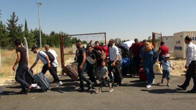 Suriyeliler sınır kapılarına akın etti! İzdiham yaşandı