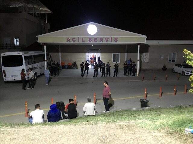Düğün salonunda çıkan yan bakma kavgasında vurulan çocuk damat hayatını kaybetti