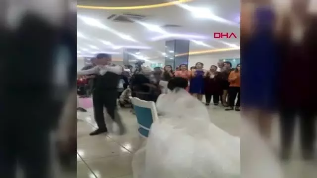 KAYSERİ DÜĞÜNDEN 2 GÜN SONRA İNTİHAR EDEN DAMAT TOPRAĞA VERİLDİ KAYSERİ DÜĞÜNDEN 2 GÜN SONRA İNTİHAR EDEN DAMAT TOPRAĞA VERİLDİ
