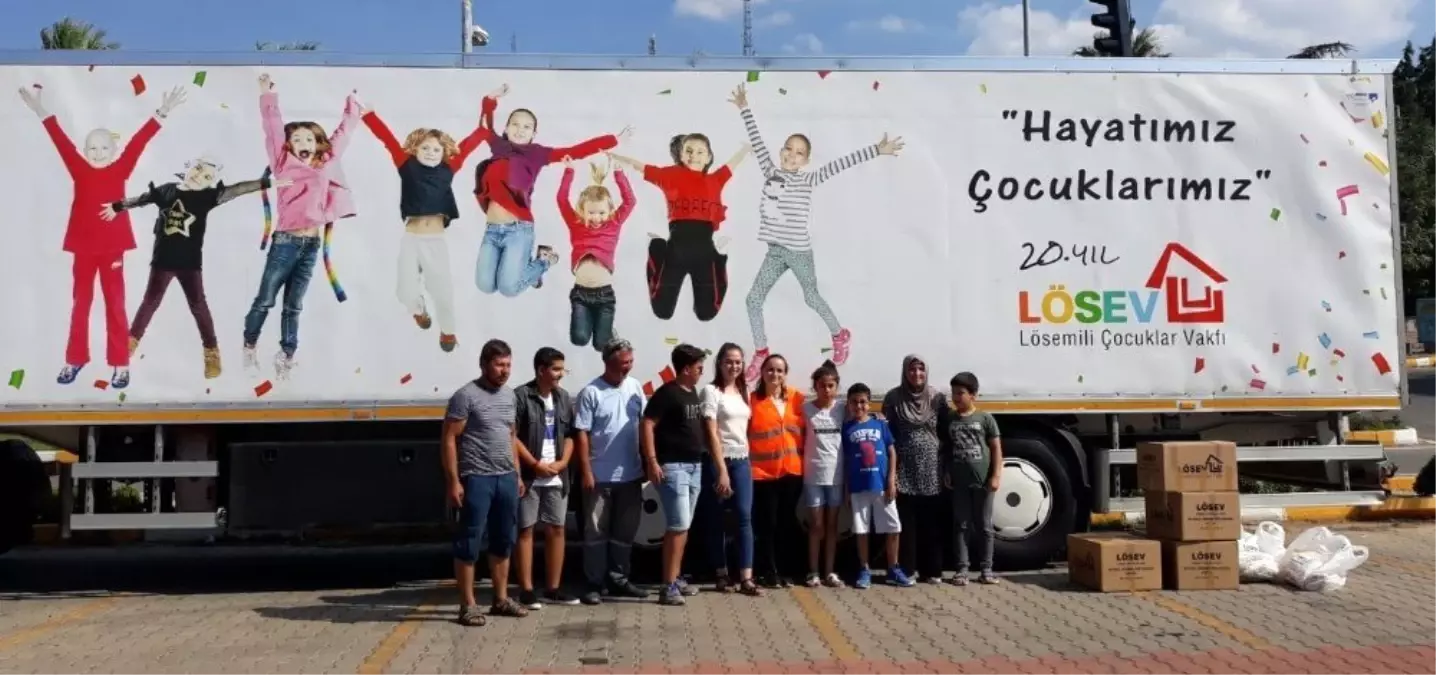 LÖSEV'in 'İyilik Tırı' Ayvalık'ta