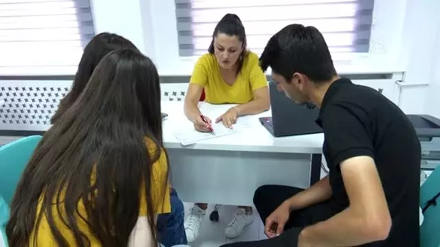 MEB'den YKS adaylarına binlerce eğitimciyle tercih desteği