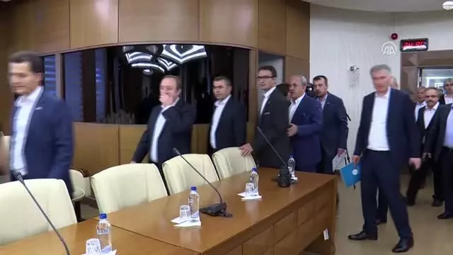 Memur-Sen, 5. Dönem Toplu Sözleşme teklifini Aile, Çalışma ve Sosyal Hizmetler Bakanlığına sundu Memur-Sen, 5. Dönem Toplu Sözleşme teklifini Aile, Çalışma ve Sosyal Hizmetler Bakanlığına sundu