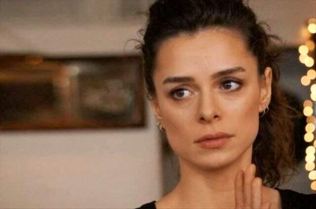 Özge Özpirinçci, vücudunun sınırlarını zorladığı anları takipçilerinin beğenisine sundu