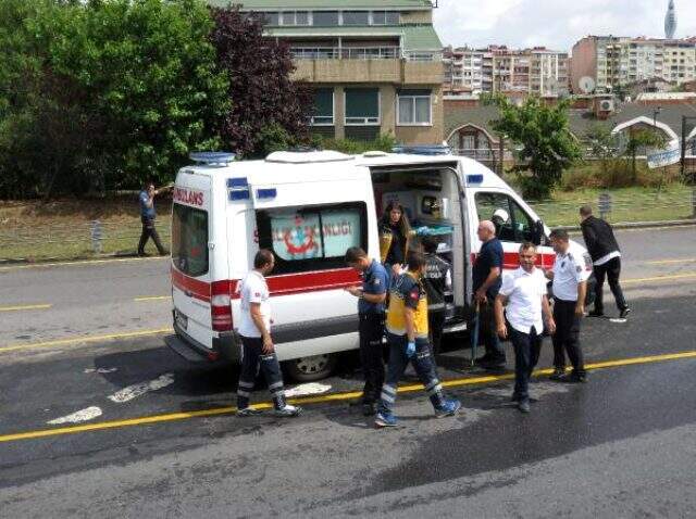 Son dakika! Üsküdar'da iki metrobüs kaza yaptı: 10 yaralı var