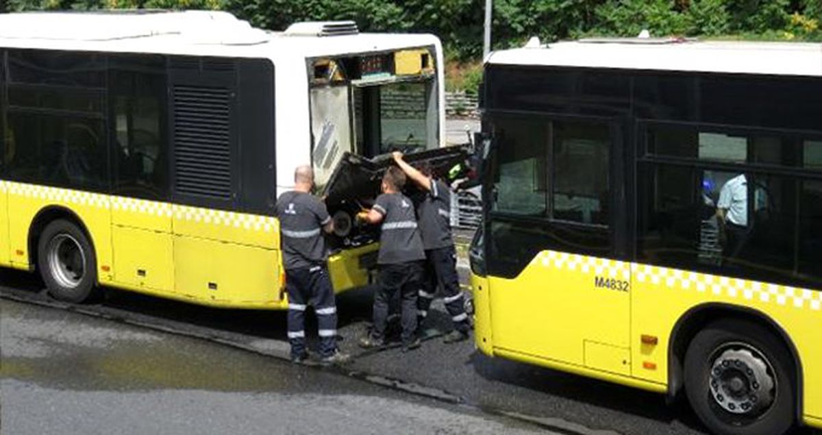 Üsküdar'da iki metrobüs kaza yaptı: 10 yaralı var