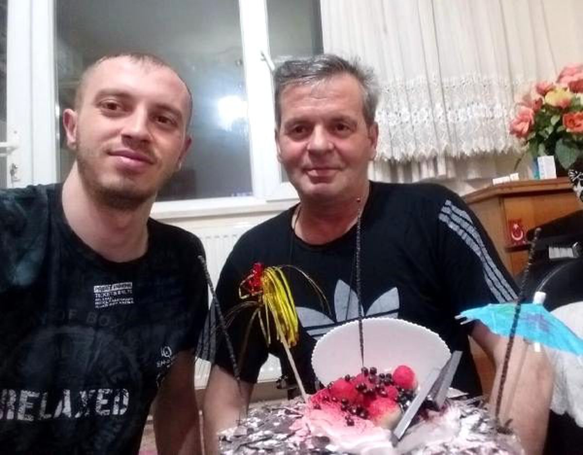 İzmir'de yol verme kavgasında dövülen baba hayatını kaybetti