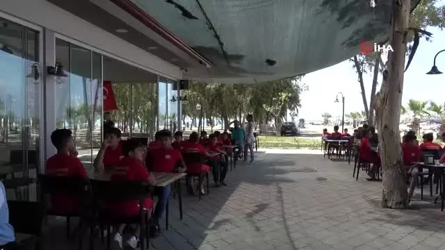 Bu çocuklar hayatlarında ilk kez denize girdi Bu çocuklar hayatlarında ilk kez denize girdi