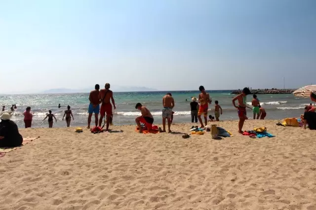 Bu çocuklar hayatlarında ilk kez denize girdi Bu çocuklar hayatlarında ilk kez denize girdi