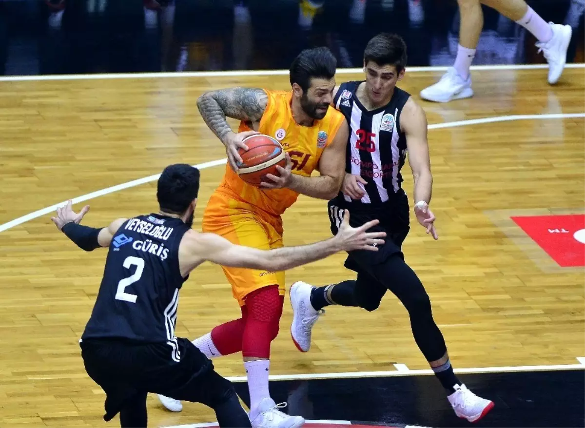 Galatasaray, Göksenin Köksal'ın sözleşmesini 2 yıl uzattı