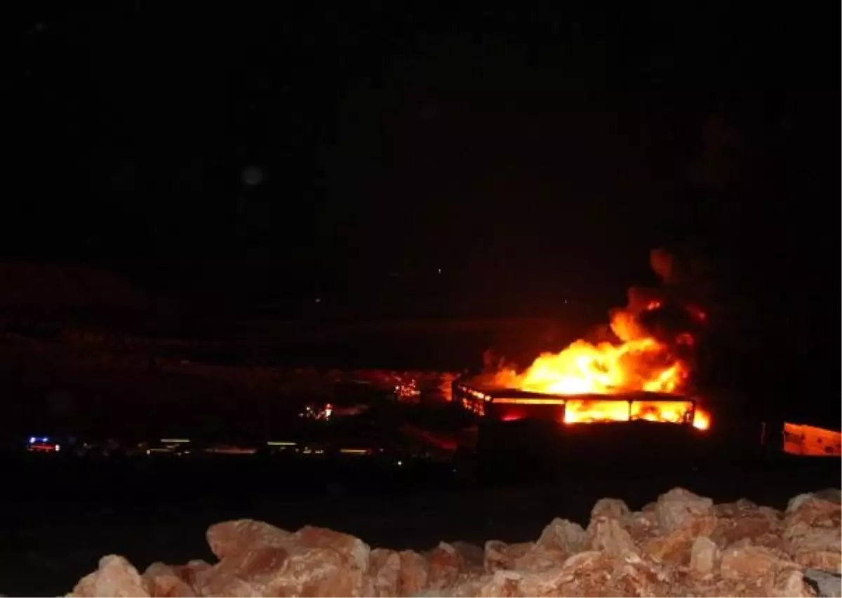 Gaziantep'te korkutan fabrika yangını (2)- Yeniden