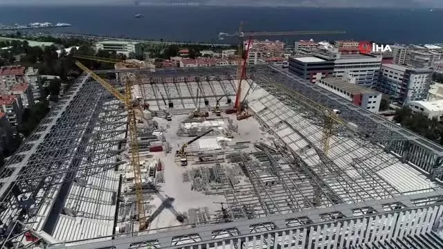 Göztepe Stadı yükseliyor Göztepe Stadı yükseliyor