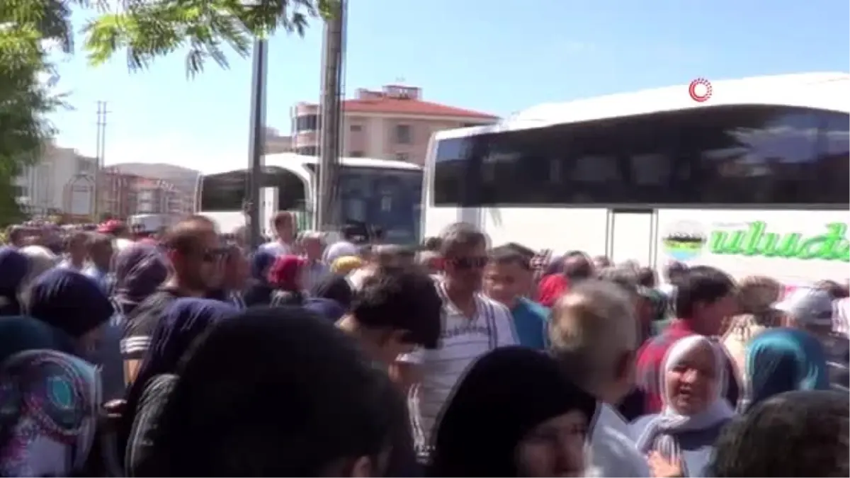 Hacı adayları kutsal topraklara uğurlandı