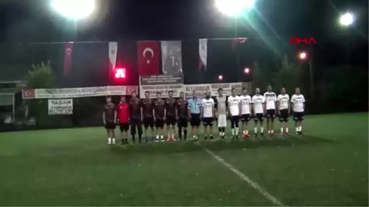 HALI SAHADA SÜRPRİZ EVLİLİK TEKLİFİ