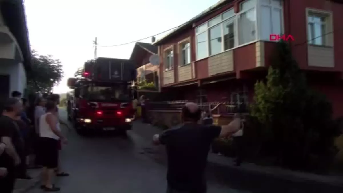 İSTANBUL Ümraniye'de eğlence çocukların ayağına geldi
