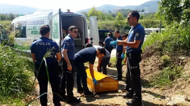 İşten ayrılınca bunalıma girdi, ailesine mektup yazıp intihar etti İşten ayrılınca bunalıma girdi, ailesine mektup yazıp intihar etti
