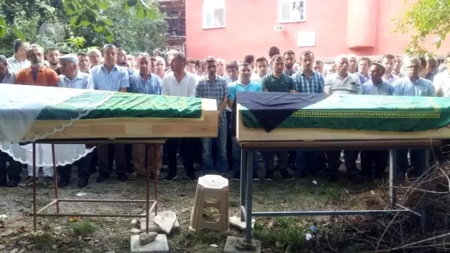 Kazada hayatını kaybeden anne ve kızı yan yana toprağa verildi