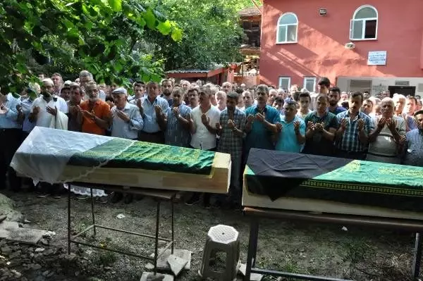Kazada ölen Nihal'in tabutunun üzerine duvak örtüldü