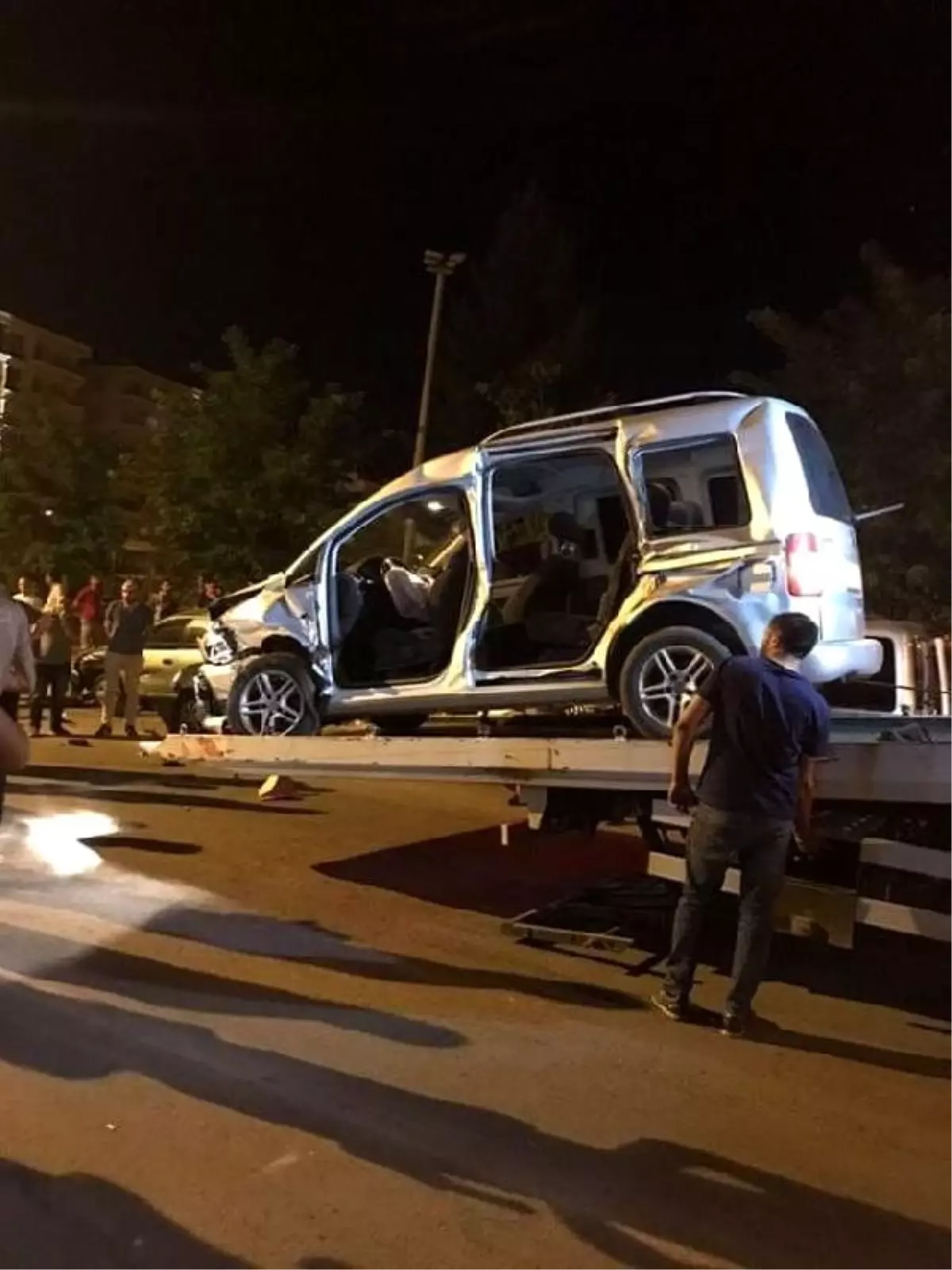 Kiralık otomobille 5 araca çaptılar: 1 ölü