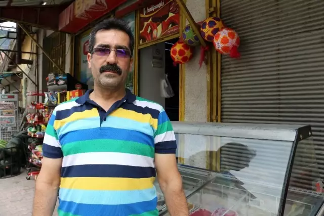 Ölümden döndü, arkadaşını ve çocuklarını son anda kurtardı Ölümden döndü, arkadaşını ve çocuklarını son anda kurtardı
