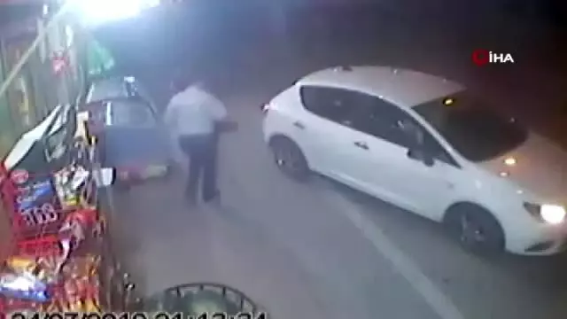 Ölümden döndü, arkadaşını ve çocuklarını son anda kurtardı Ölümden döndü, arkadaşını ve çocuklarını son anda kurtardı