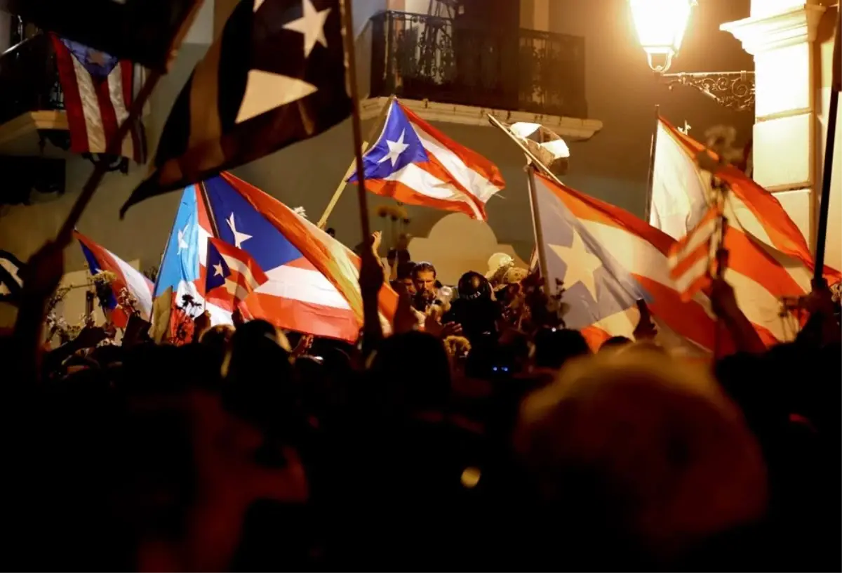 Porto Riko Da Protestolar Valiye Geri Adim Attirdi Haberler