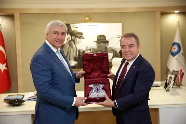 Rusya- Türkiye İş Konseyi Başkan Böcek'i ziyaret etti Rusya- Türkiye İş Konseyi Başkan Böcek'i ziyaret etti