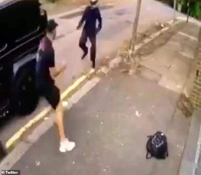 Son dakika! Mesut Özil'e bıçaklı saldırı girişimi!