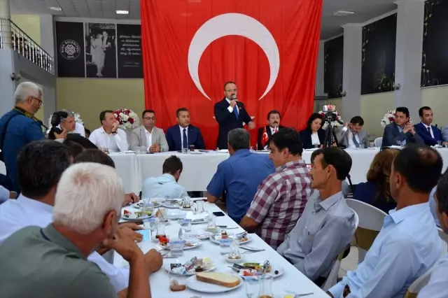 AK Partili Turan muhtarlarla görüştü AK Partili Turan muhtarlarla görüştü