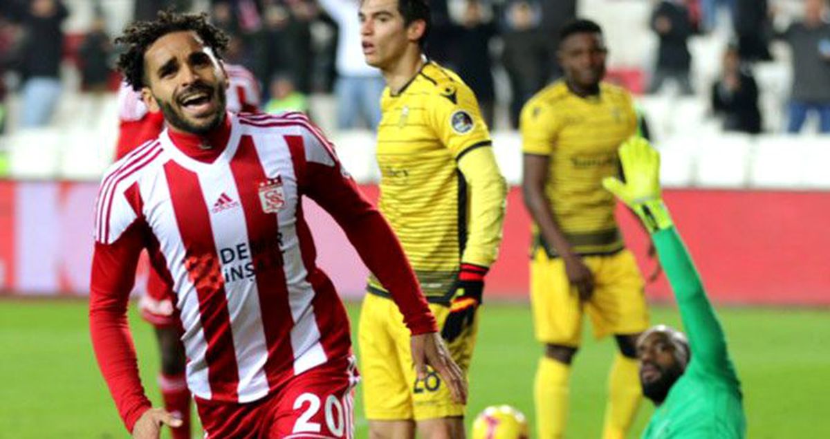 Beşiktaş'ın yeni transferi Douglas, İstanbul'da