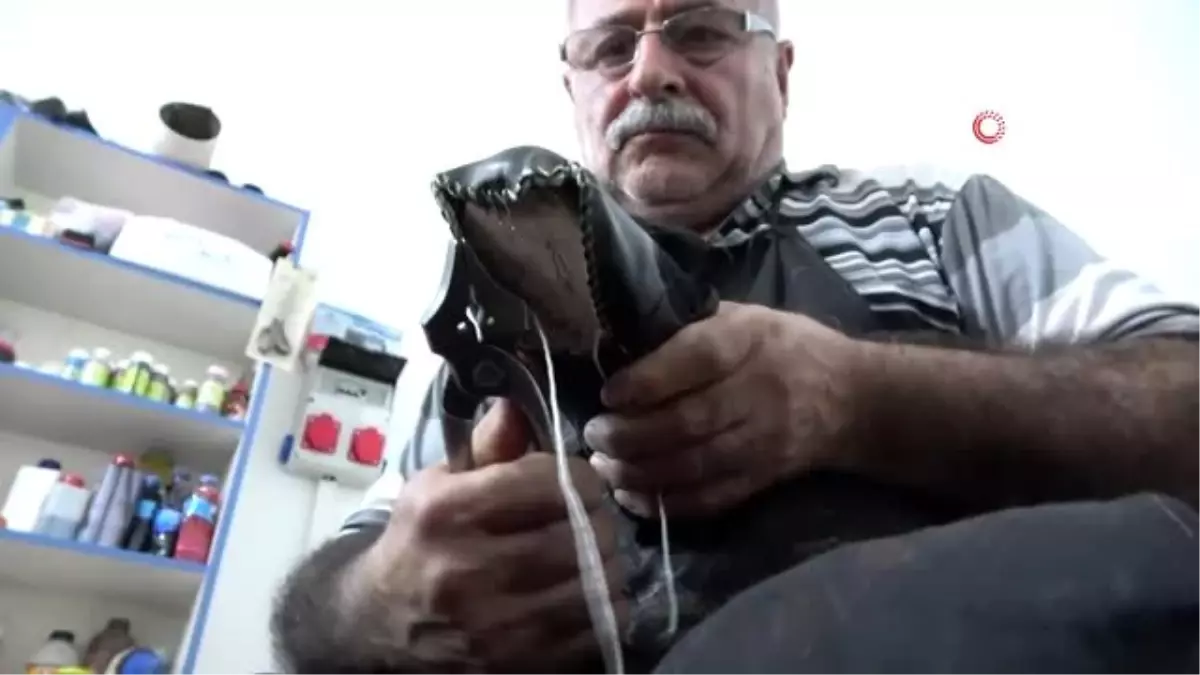 Dans ayakkabılarını o üretiyor