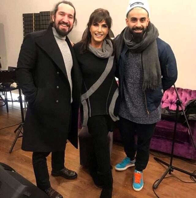 Öldü sanılan şarkıcı Ayşegül Aldinç kimdir, kaç yaşında?