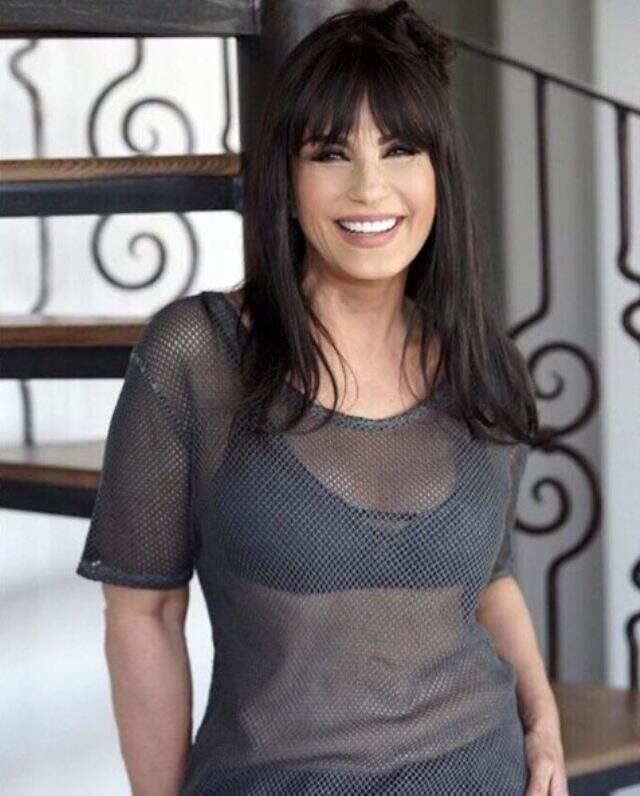 Öldü sanılan şarkıcı Ayşegül Aldinç kimdir, kaç yaşında?