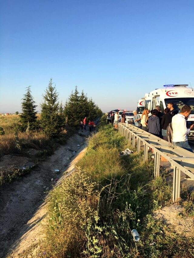 Şehirler arası yolcu otobüsü kaza yaptı: 13 yaralı